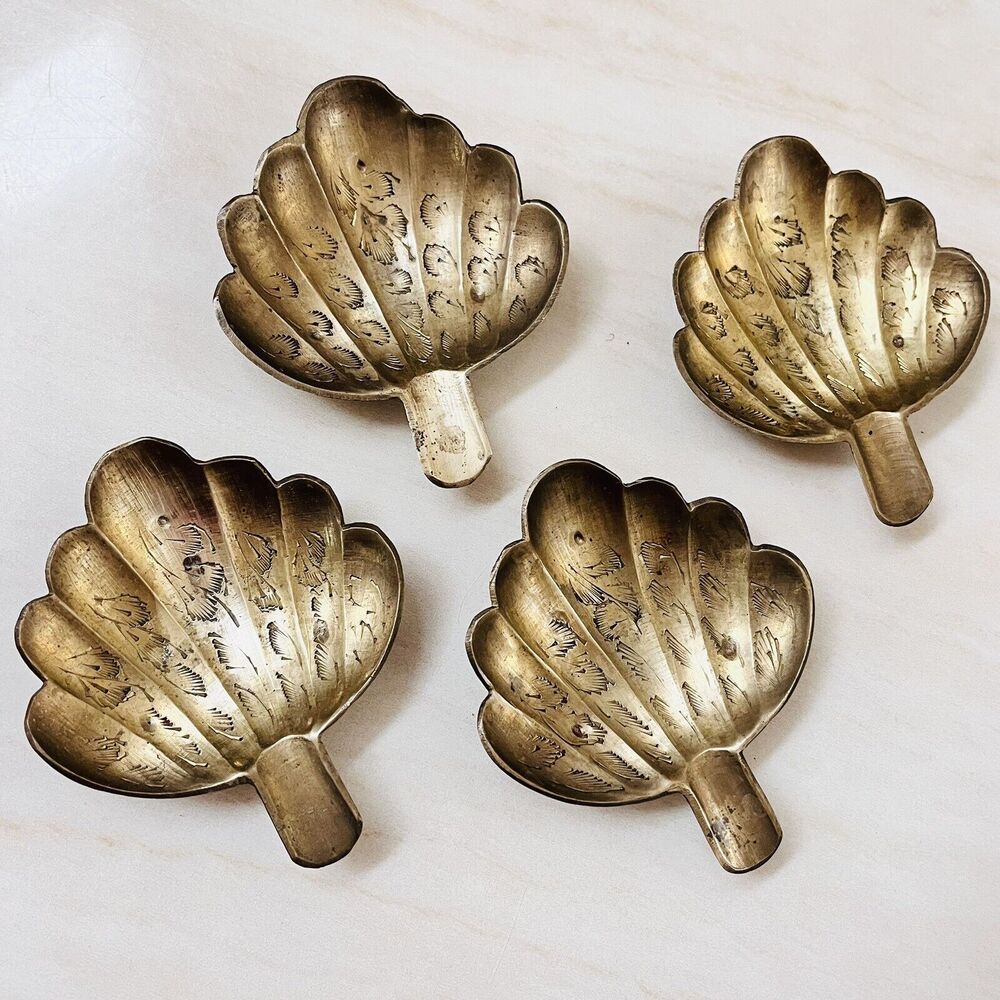 Set of 4 VTG Fluted Brass Leaf Shape Incised Golden Footed Catchall Trinket Dish